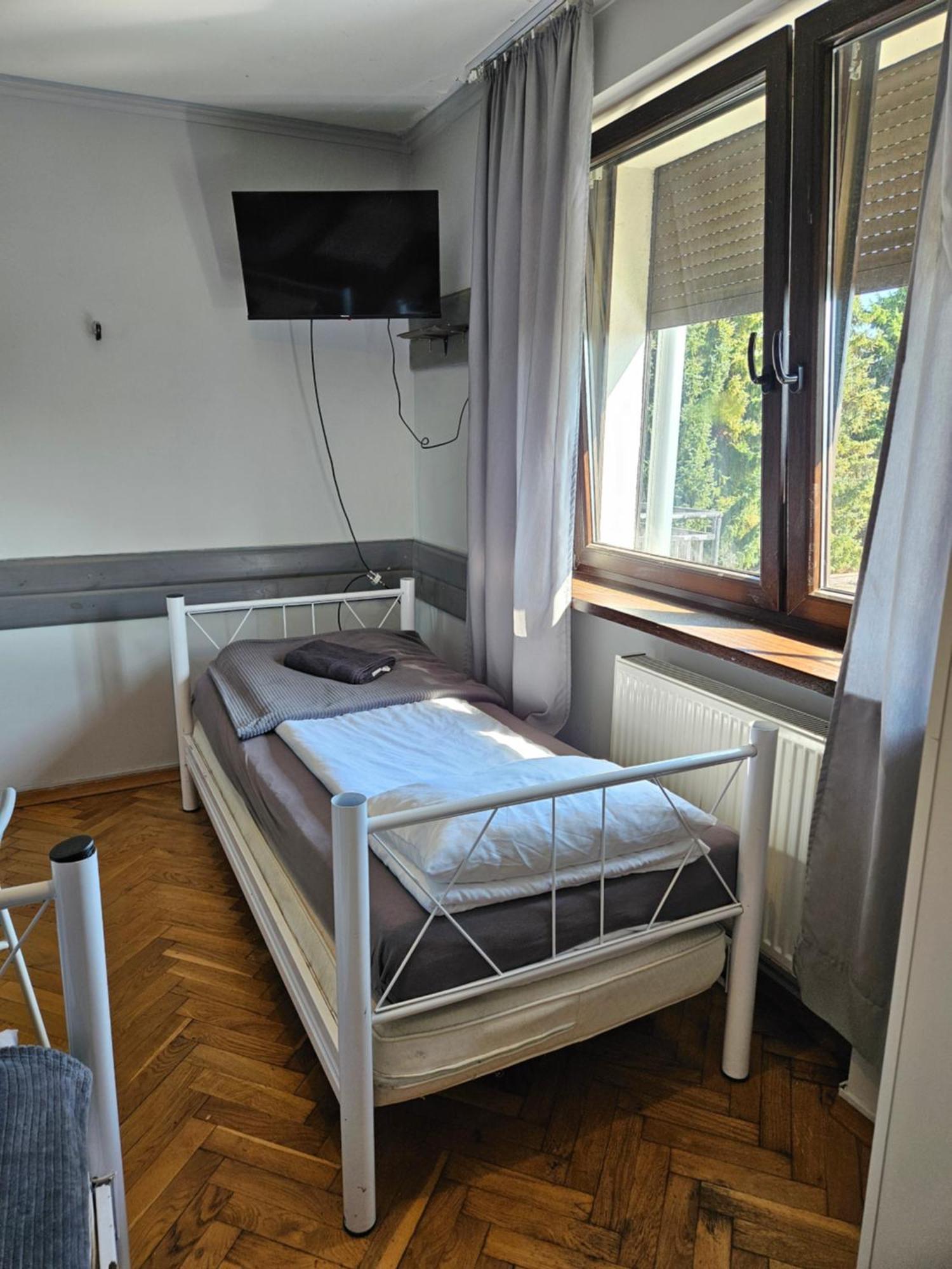 Pokoje Pracownicze Кімнати Для Працівників,Гуртожиток Swarzędz Dış mekan fotoğraf
